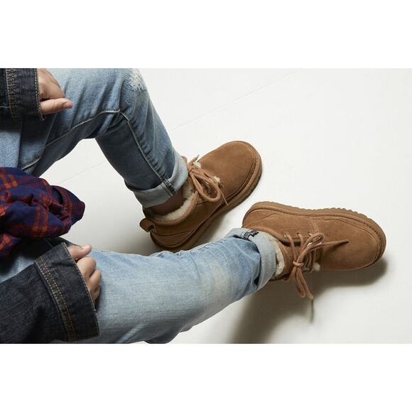 UGG Neumel Chukka Suede Lace Up Ankle Boot Fur Lined Winter Shoe Sz 3 - Picture 1 of 8